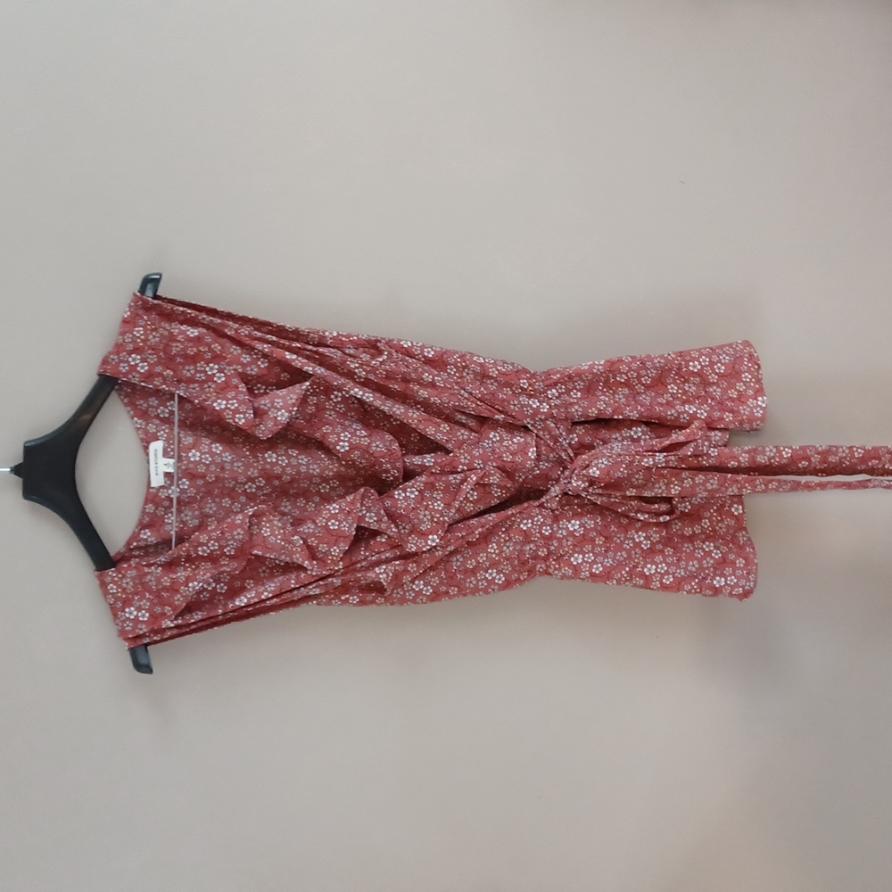 Max Studio size small floral blouse